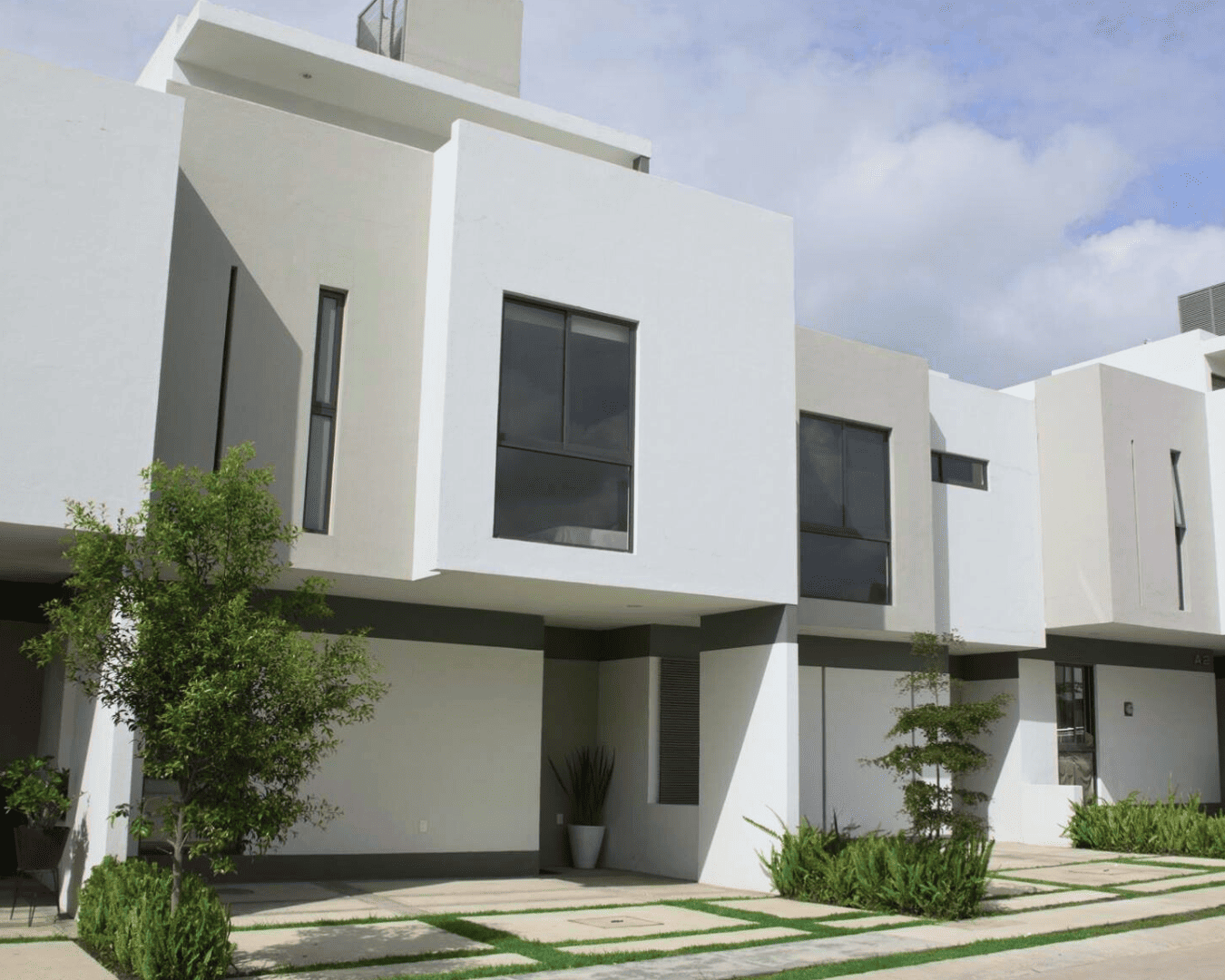 Residencial Las Grullas, Servicio de ventanería de Aluminio